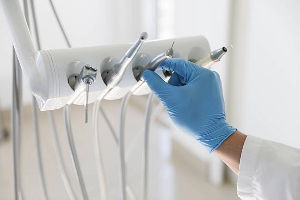 Professional Emergency Dentist technician working in Oswego, KS